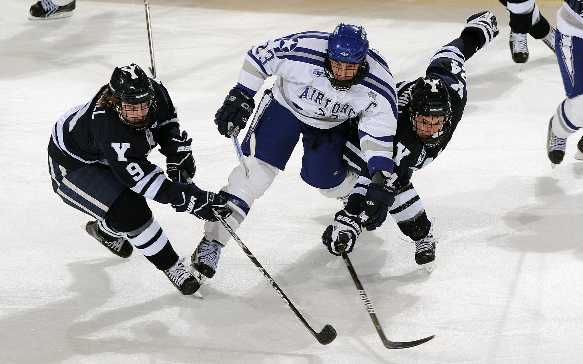 快攻节奏中终结球员的处理方式对比，结束快攻的形式有哪些